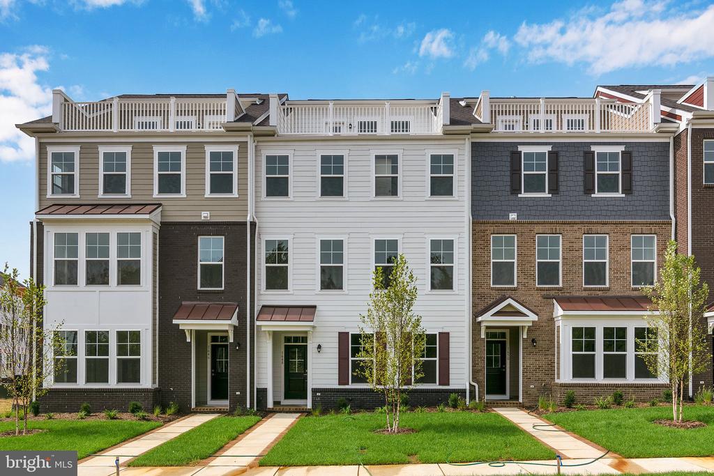 1648 SANDPIPER BAY LOOP