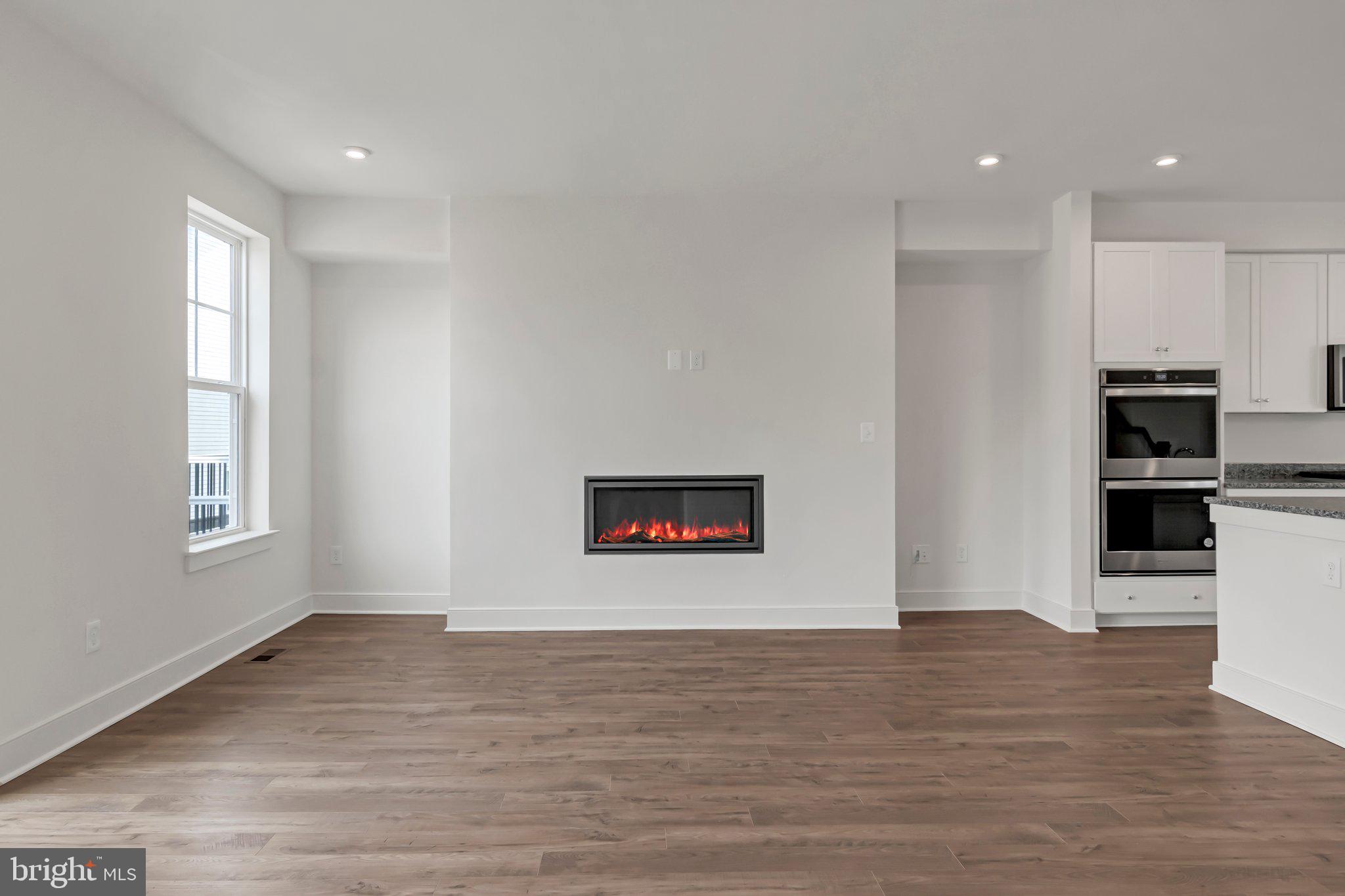 1648 SANDPIPER BAY LOOP