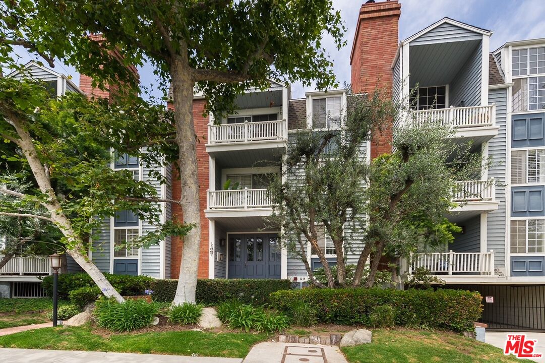 11667 Gorham Ave Unit: 206