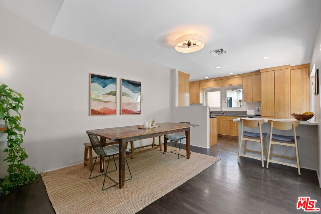 2509 Cloverfield Blvd