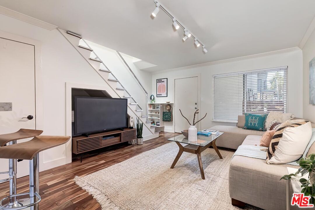 2625 6TH ST Unit: 3