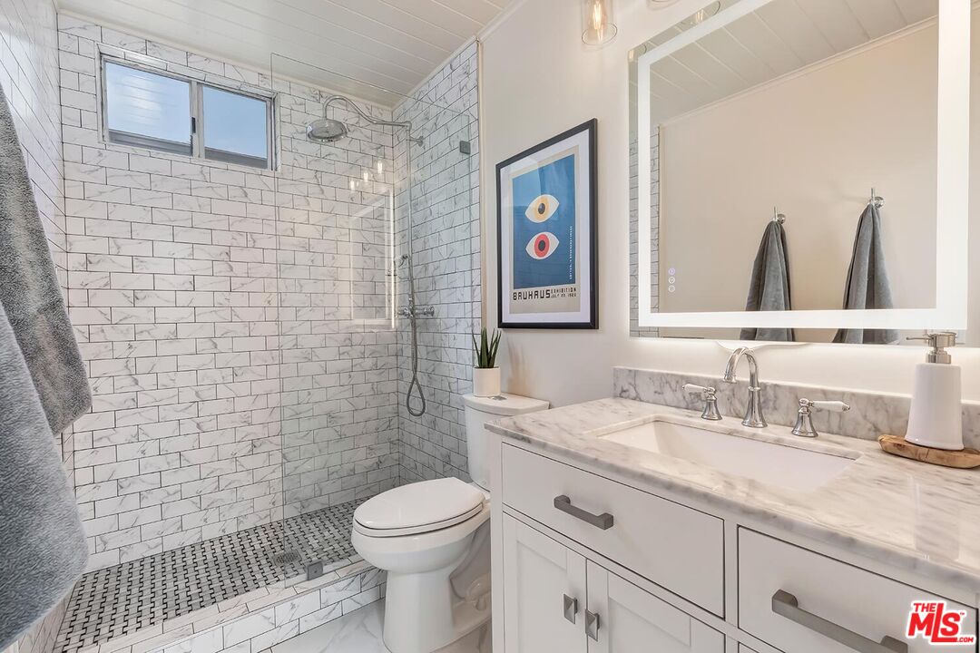 2625 6TH ST Unit: 3