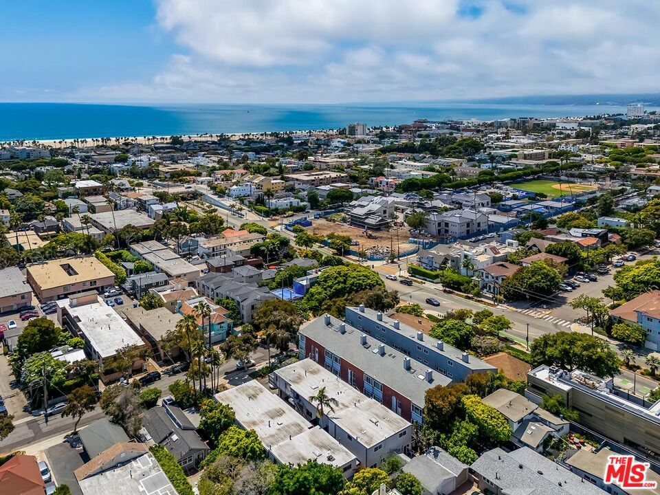 2625 6TH ST Unit: 3