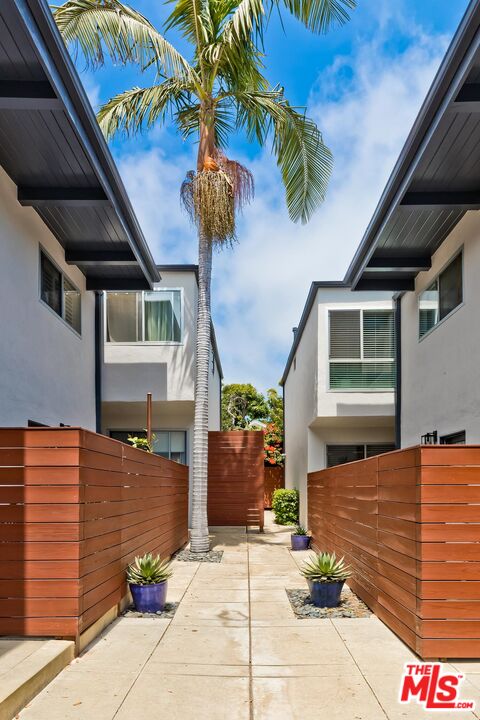 2625 6TH ST Unit: 3