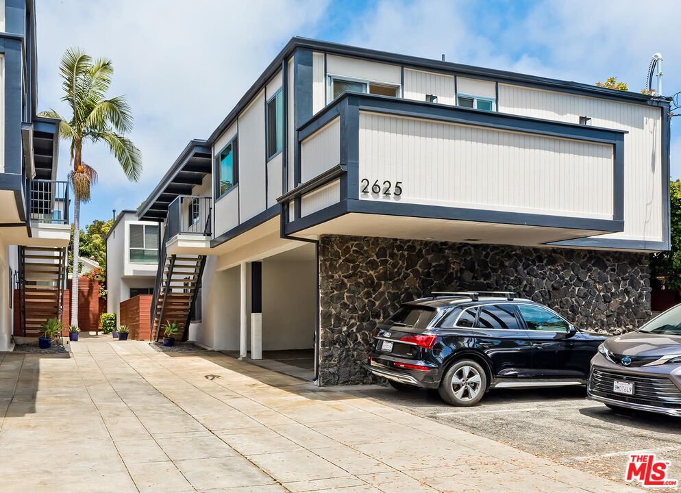 2625 6TH ST Unit: 3