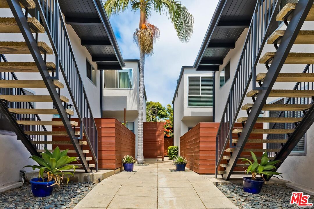 2625 6TH ST Unit: 3