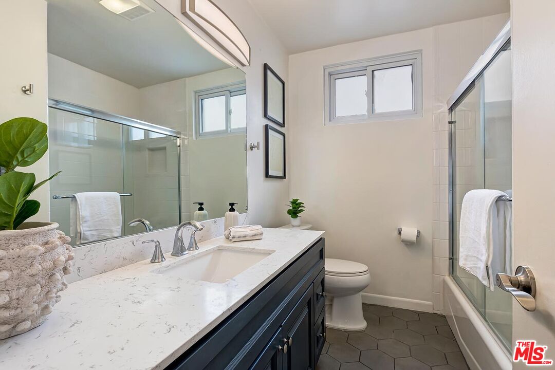 914 Lincoln Blvd Unit: 307
