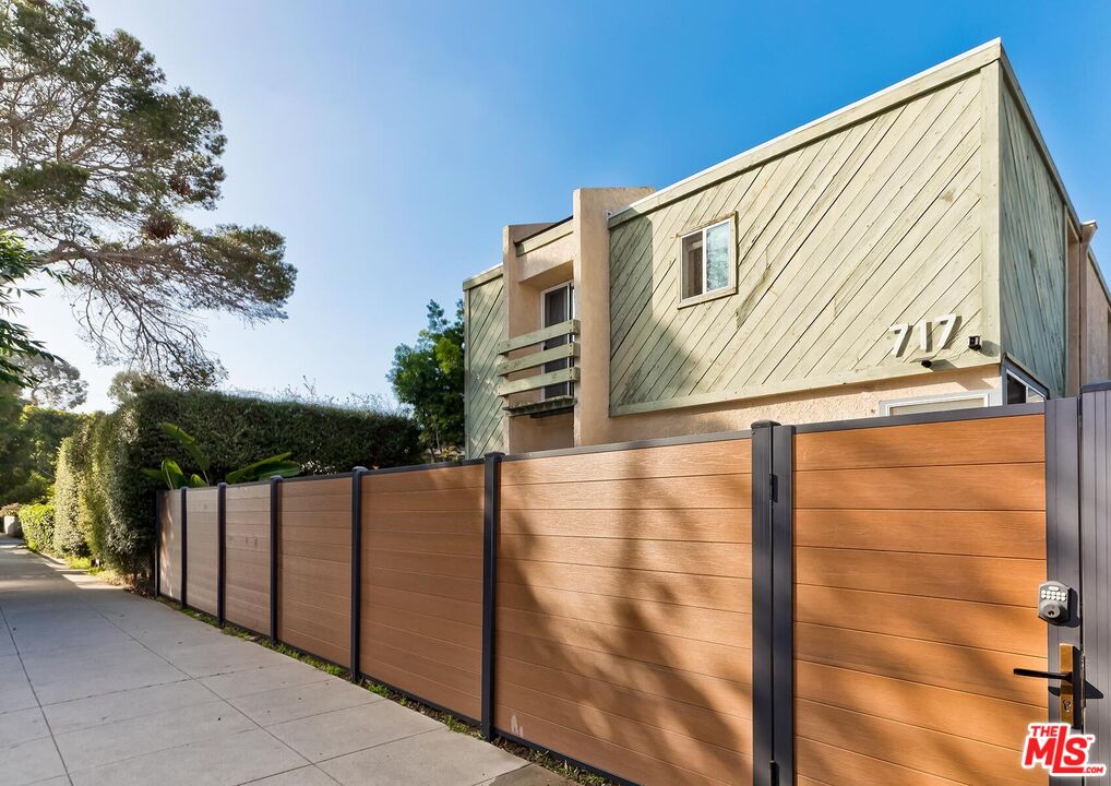 717 Copeland Ct Unit: 4