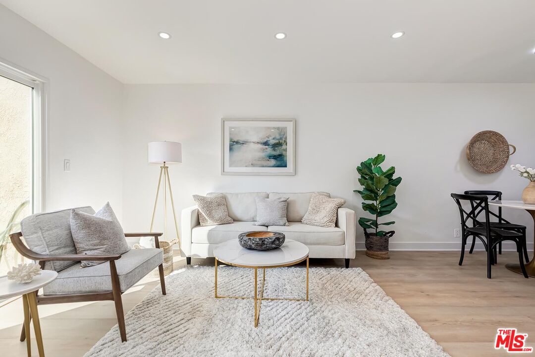 717 Copeland Ct Unit: 4