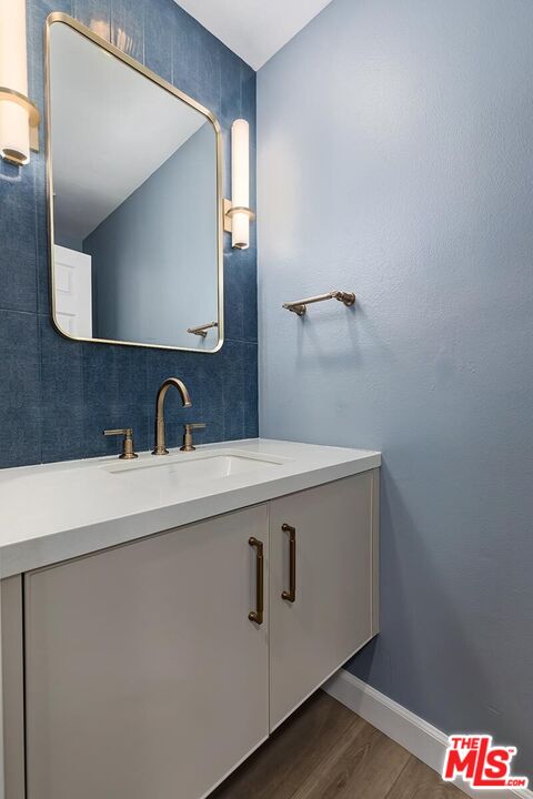 2333 Oak St Unit: 3