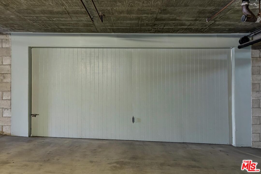 2333 Oak St Unit: 3