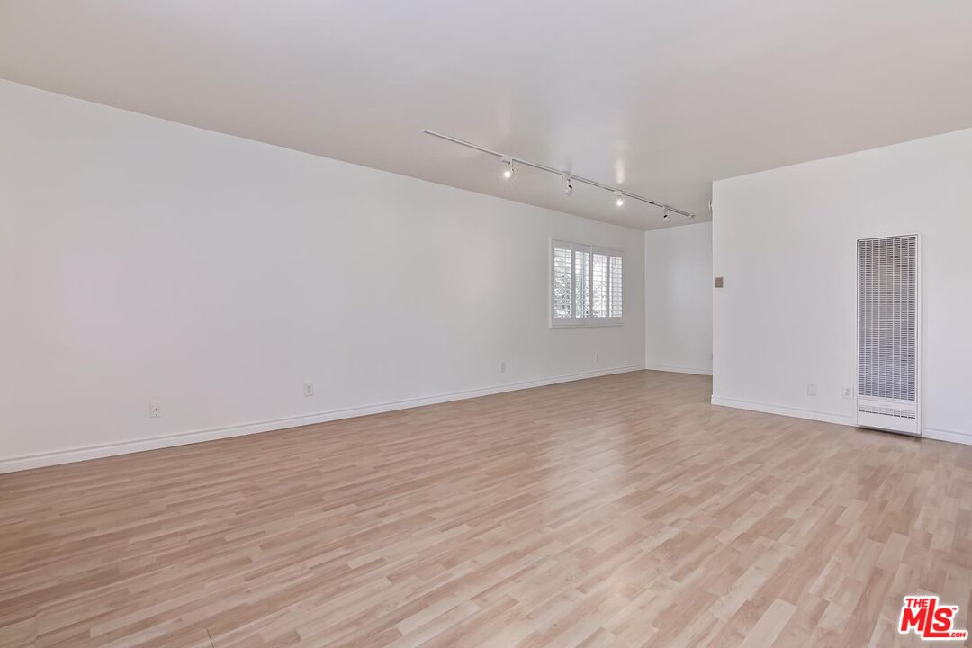 710 Pier Ave Unit: 1
