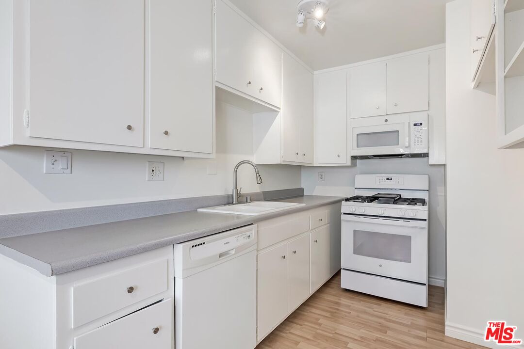 710 Pier Ave Unit: 1