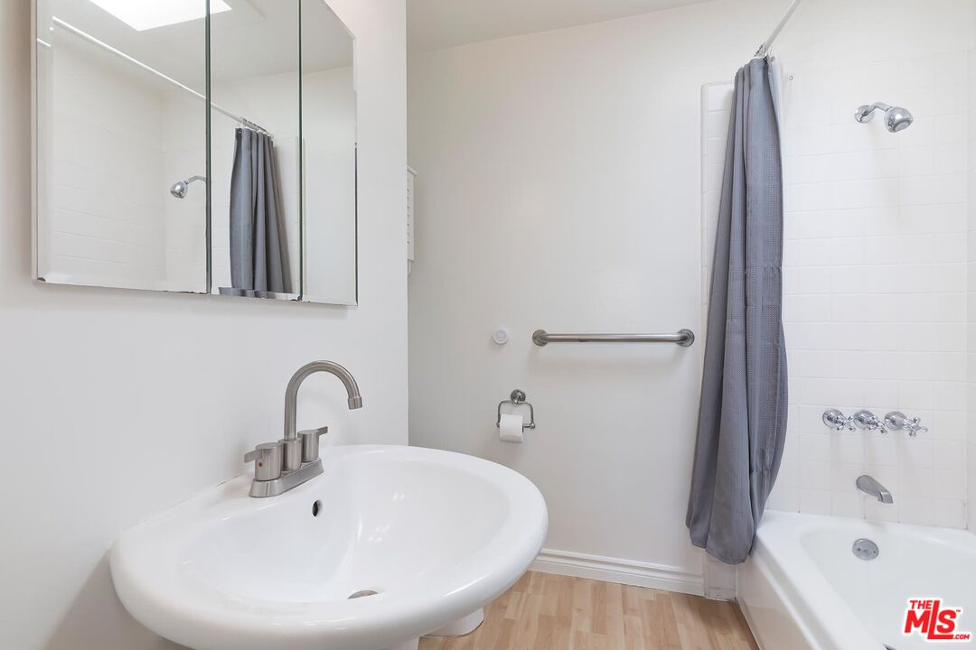 710 Pier Ave Unit: 1