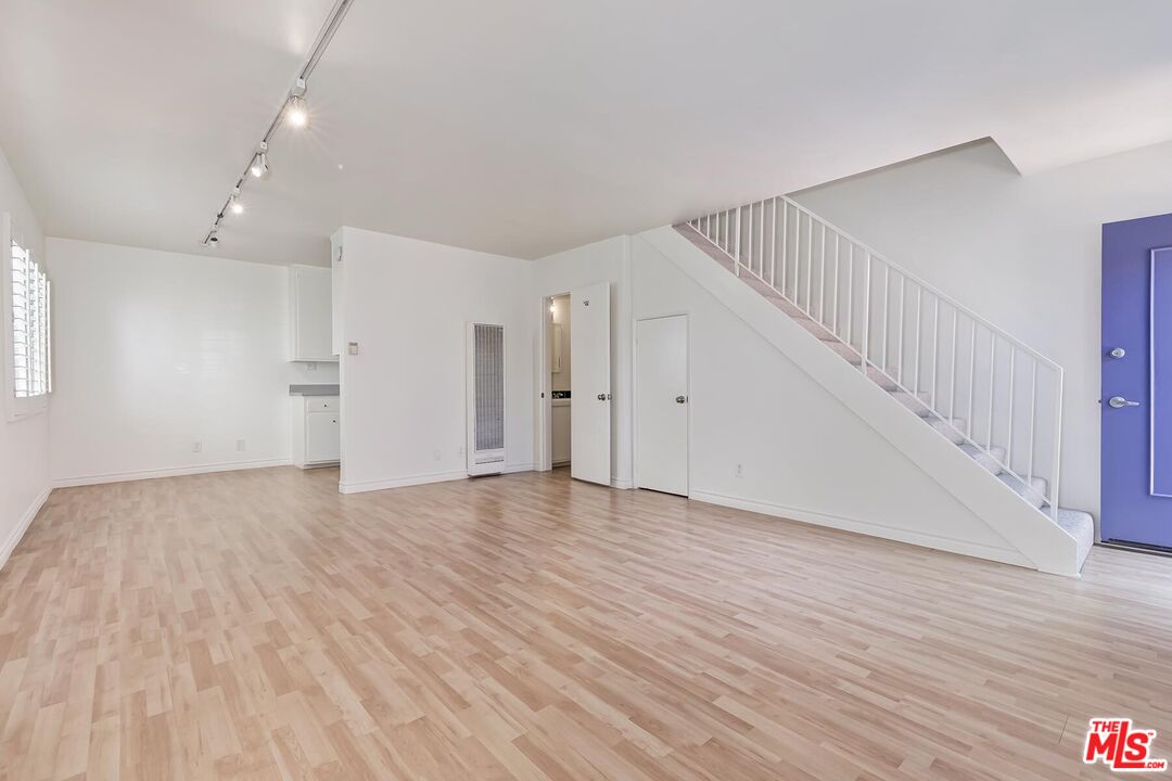 710 Pier Ave Unit: 1