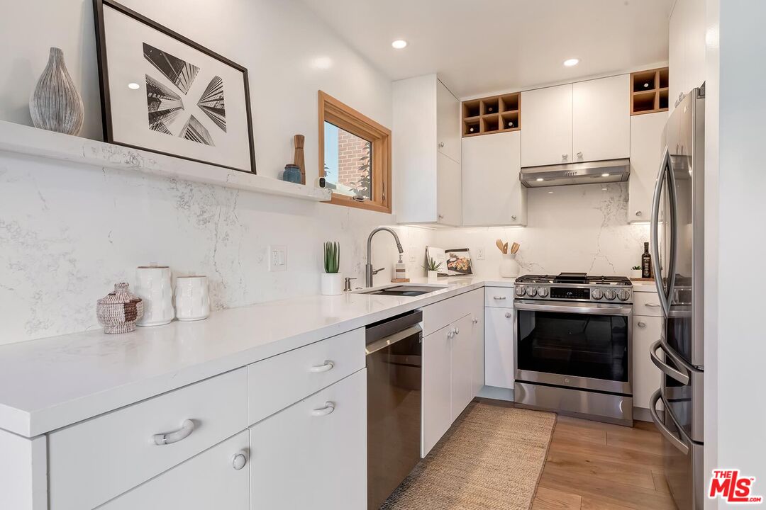 2211 Ashland Ave