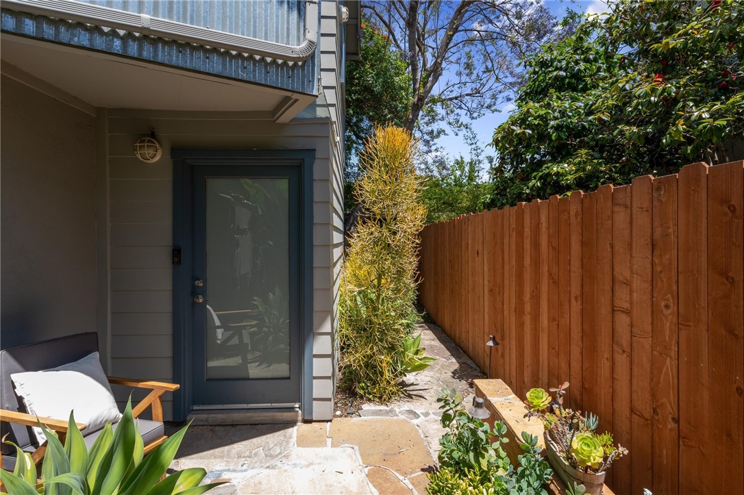 1419 Cloverfield BLVD