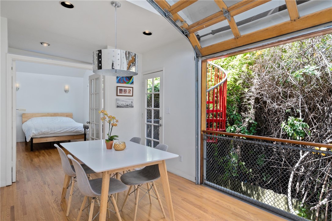 1419 Cloverfield BLVD