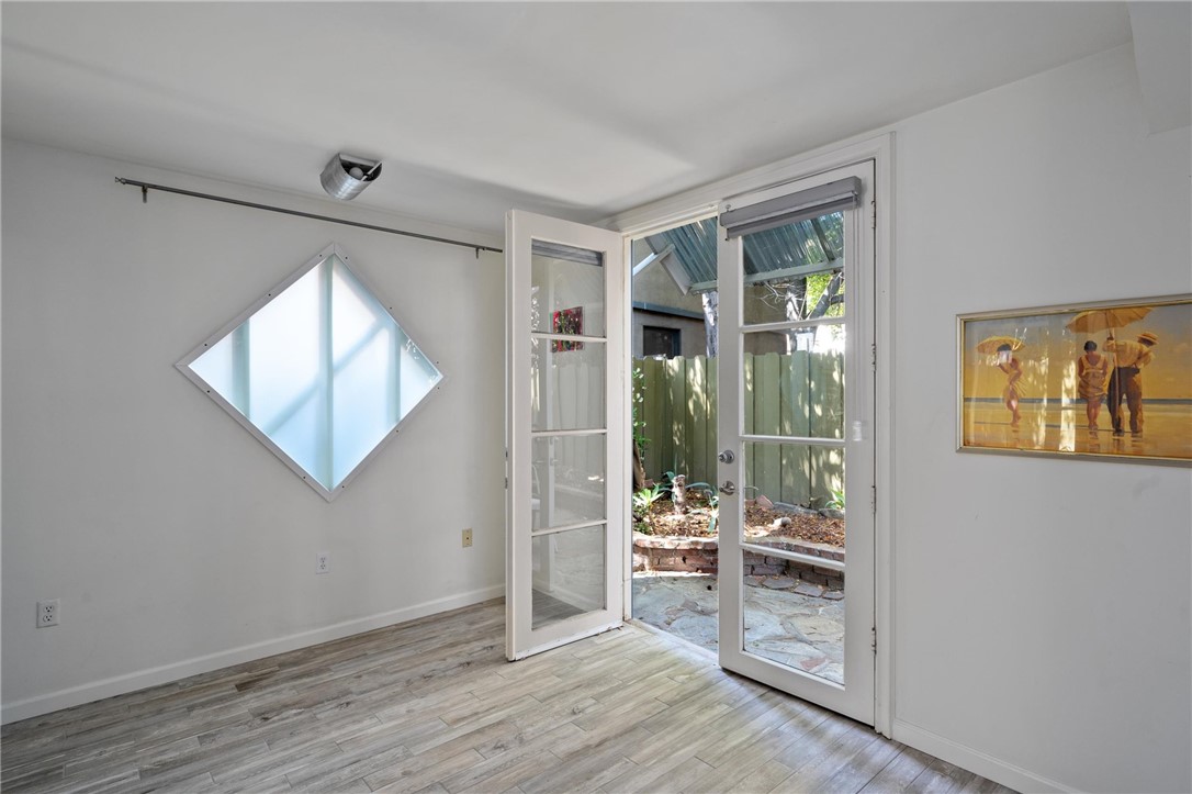 1419 Cloverfield BLVD