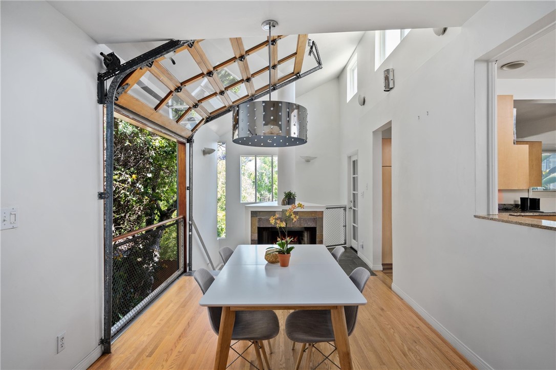 1419 Cloverfield BLVD