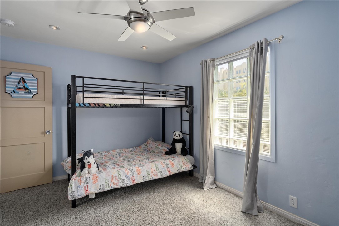 1419 Cloverfield BLVD