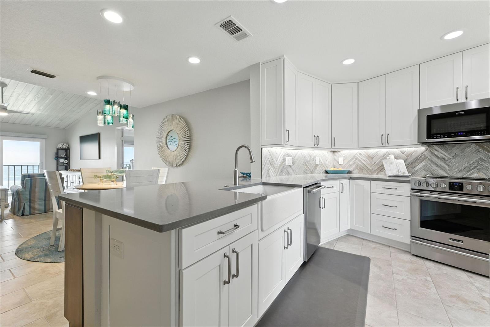 7540 SUNSHINE SKYWAY LN S #221