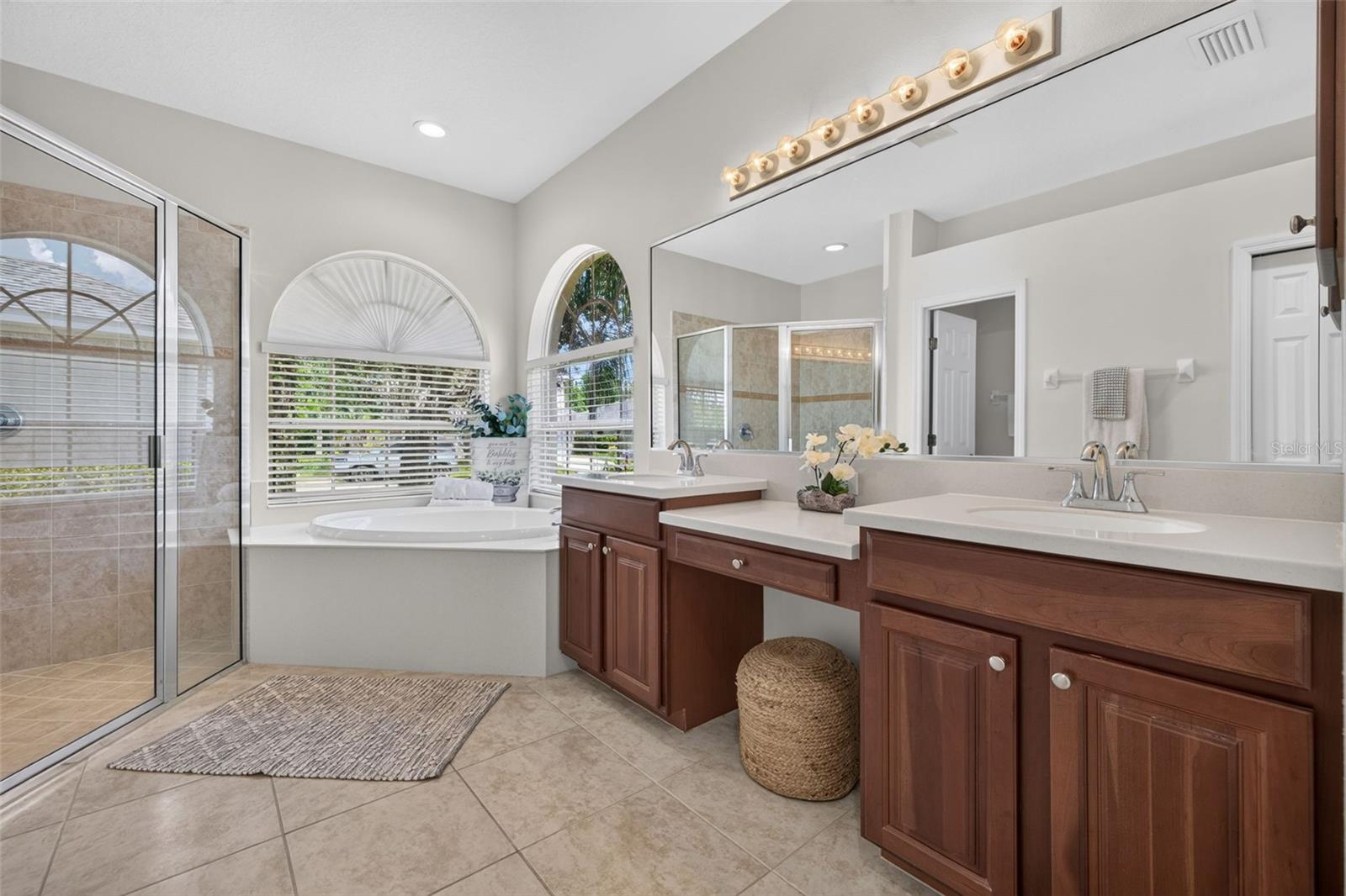 6627 BOBBY JONES CT