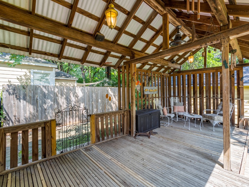 9010 Forest Hills
