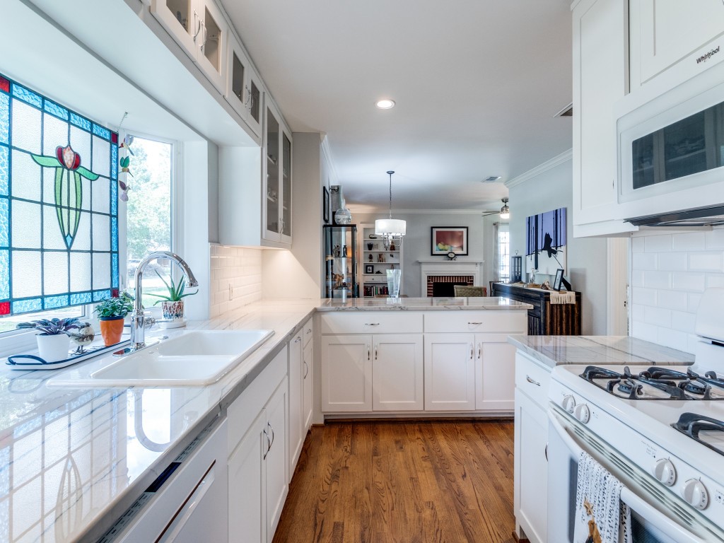 9010 Forest Hills