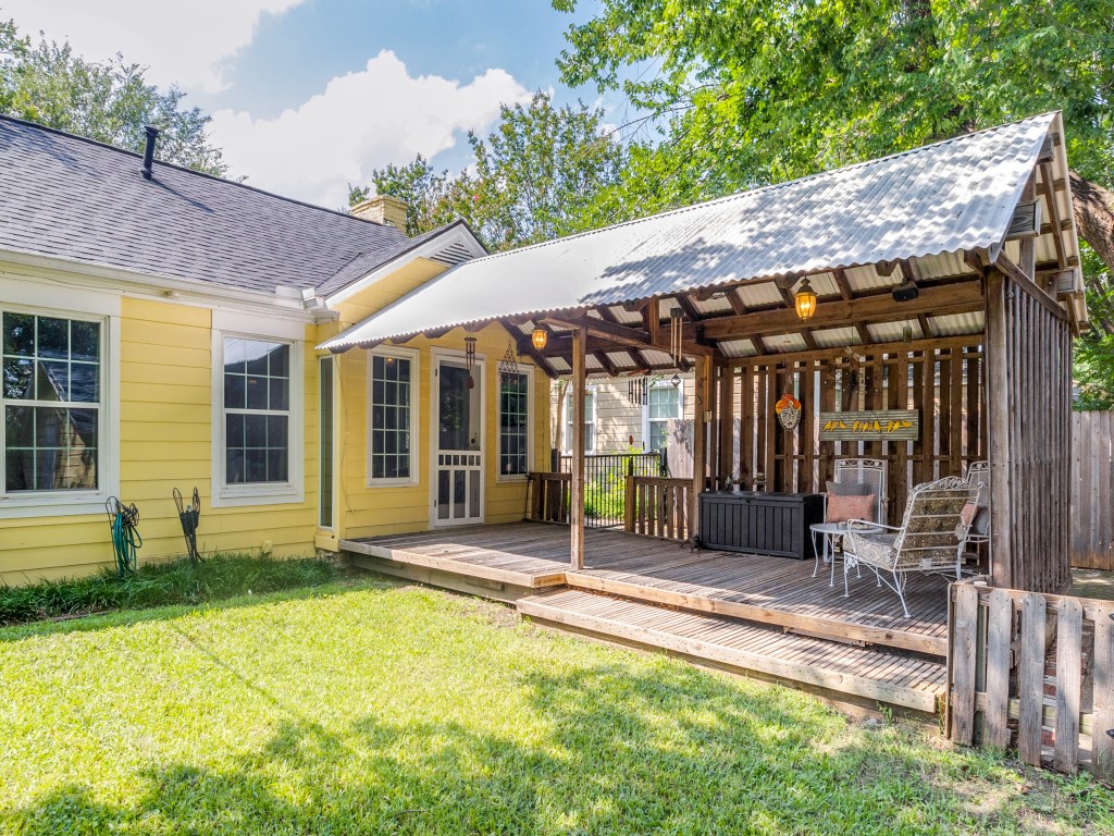 9010 Forest Hills
