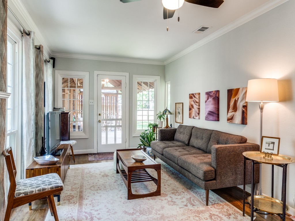 9010 Forest Hills