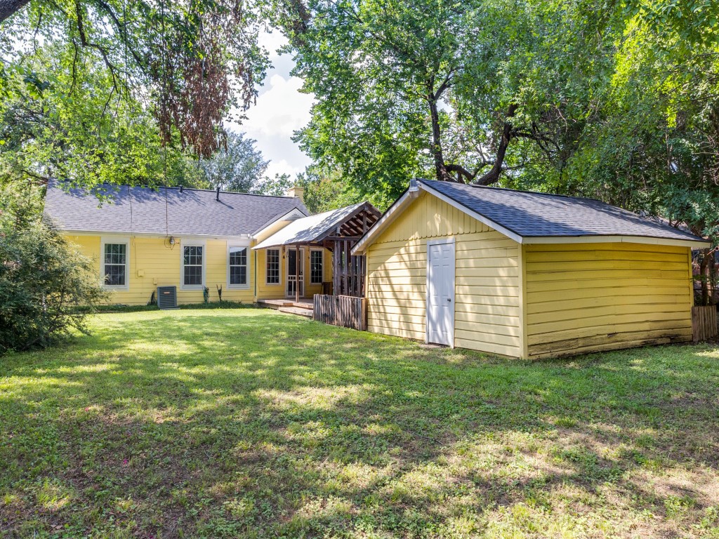 9010 Forest Hills