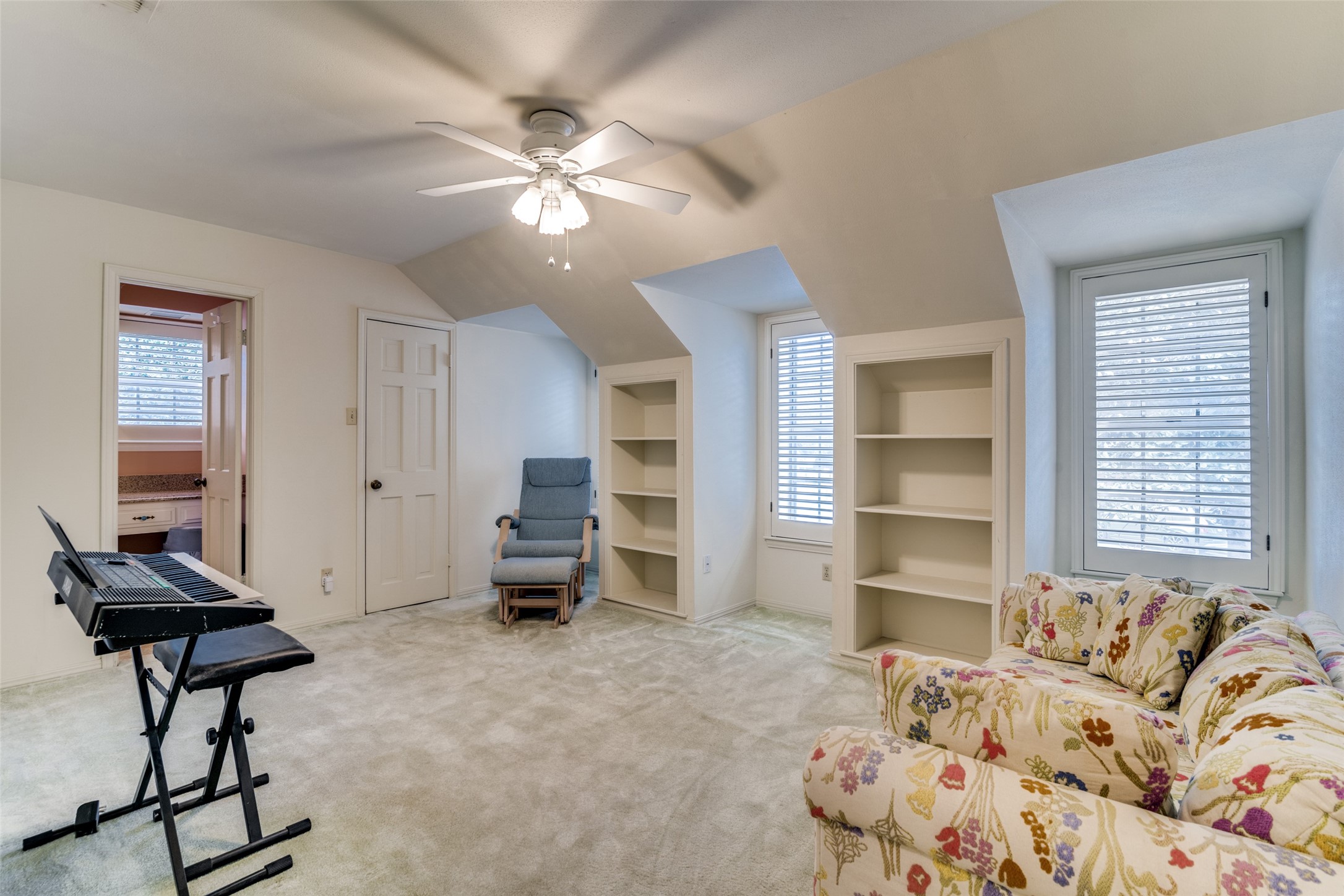 10710 Meadowcliff Lane