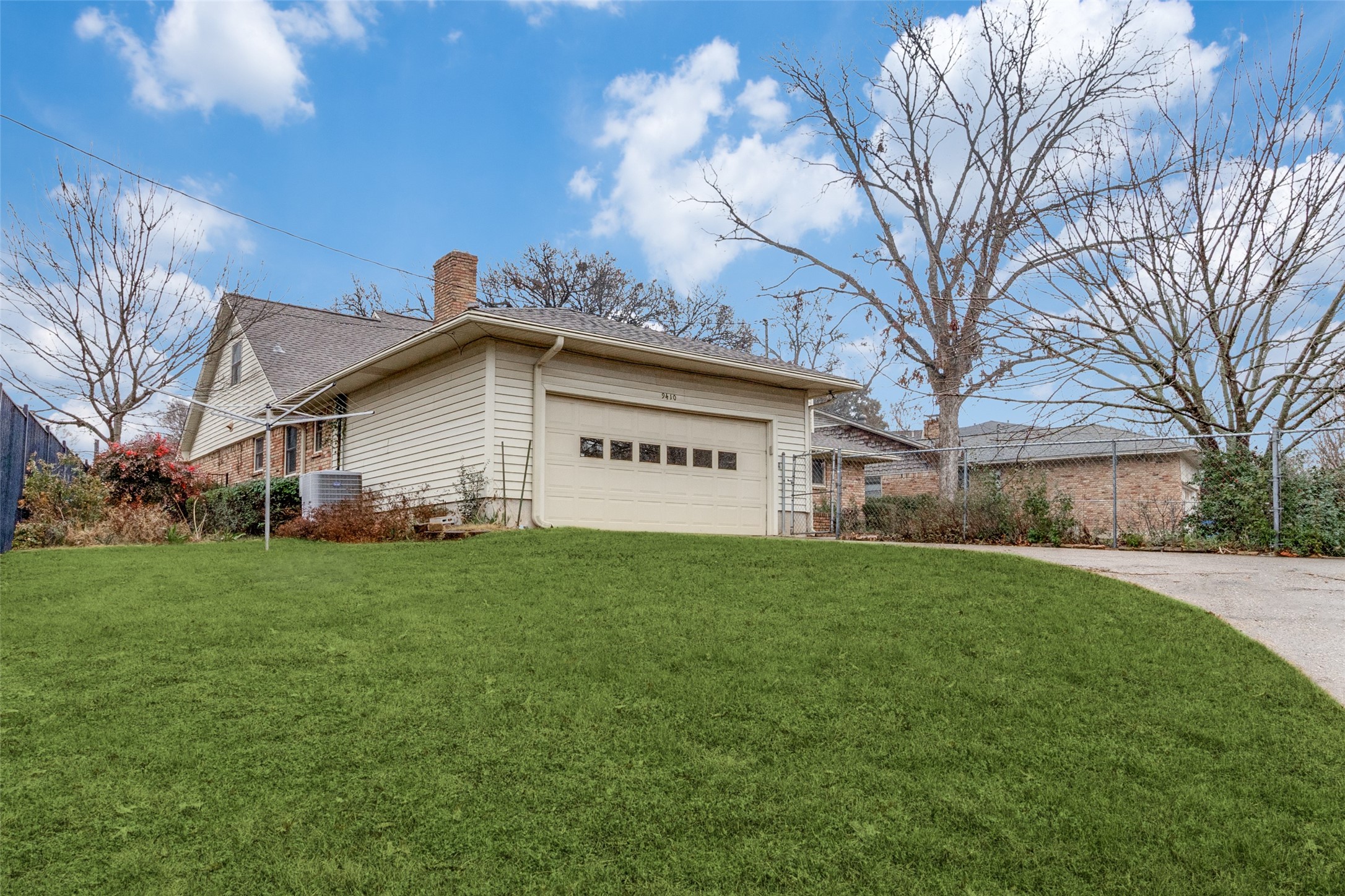 9410 Gatetrail Drive