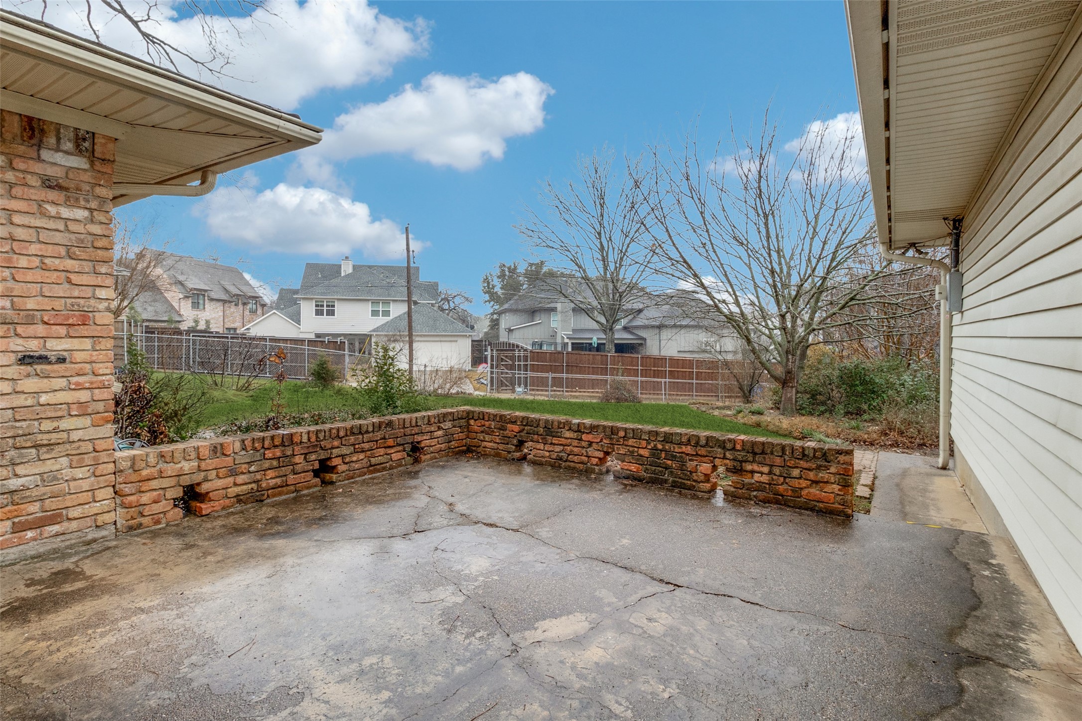 9410 Gatetrail Drive