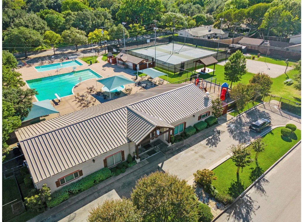 3347 Camelot Drive