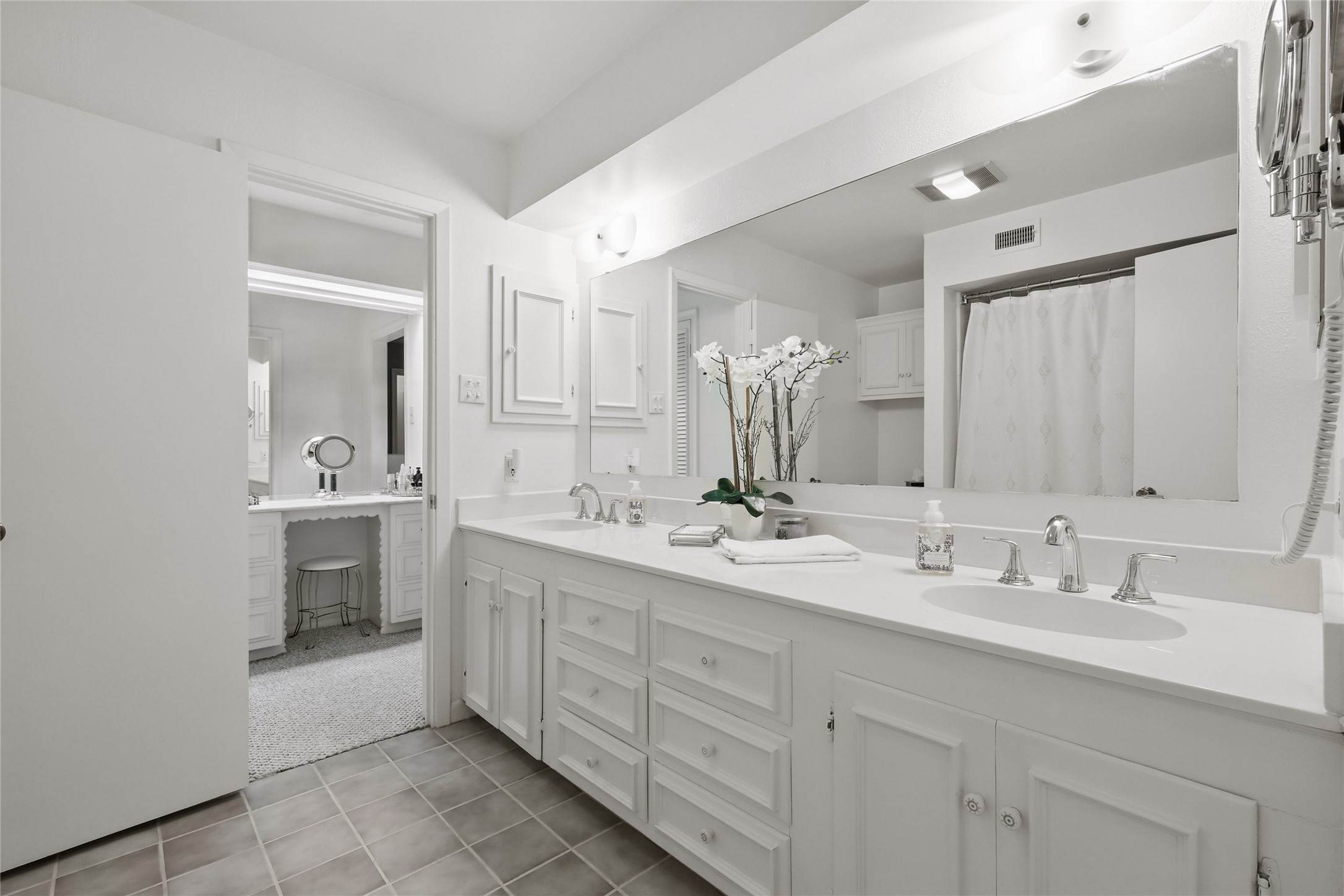 3347 Camelot Drive