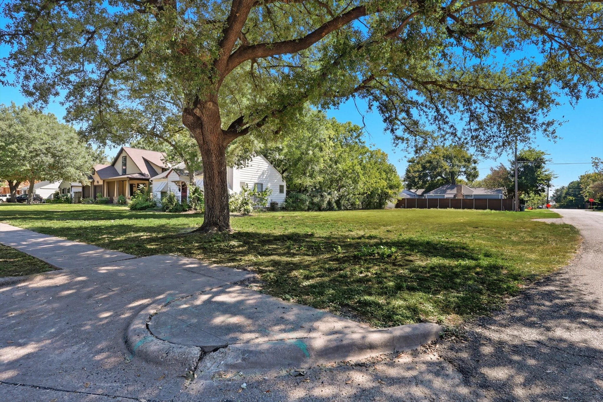 9002 Santa Clara Drive