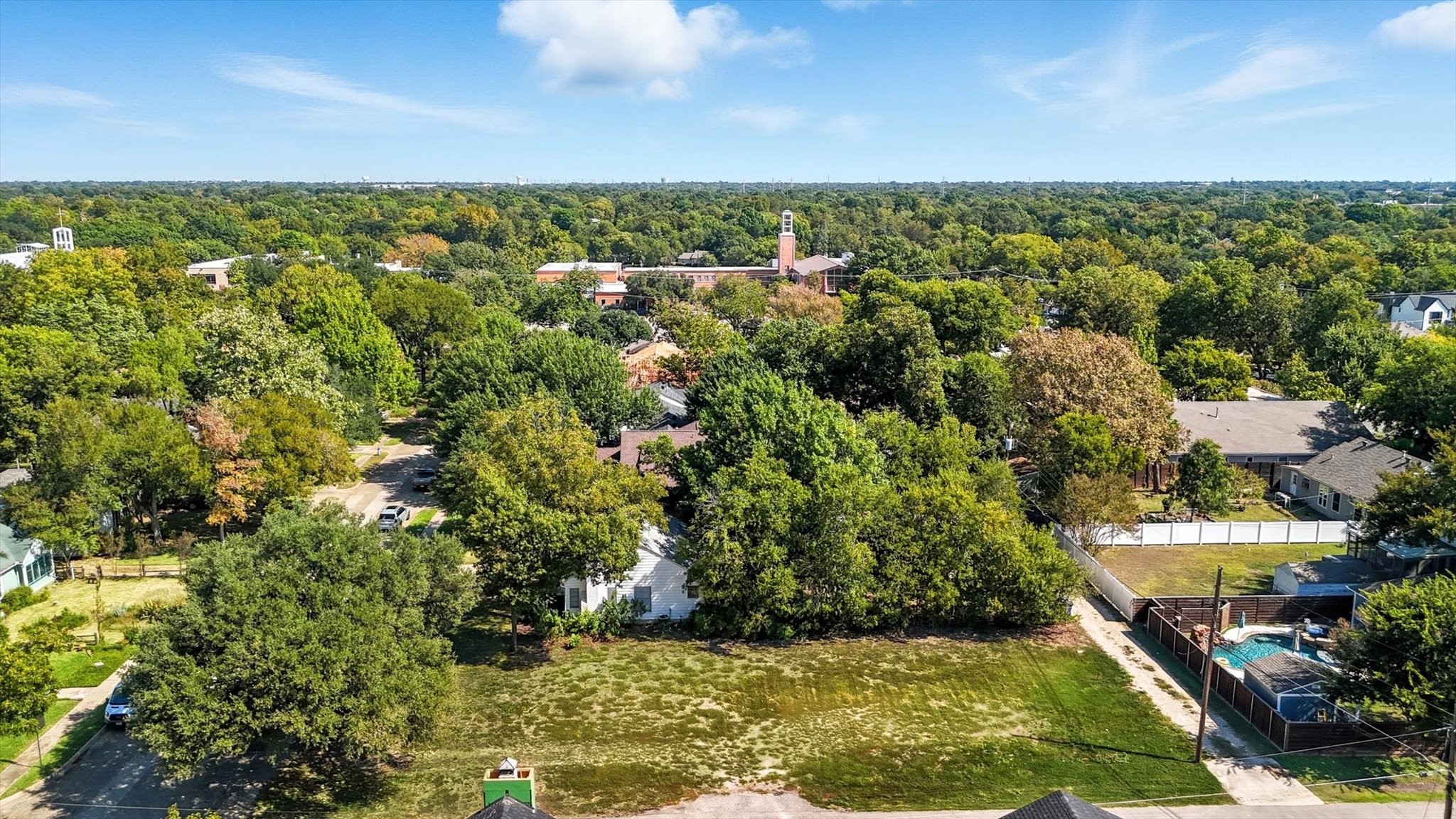 9002 Santa Clara Drive