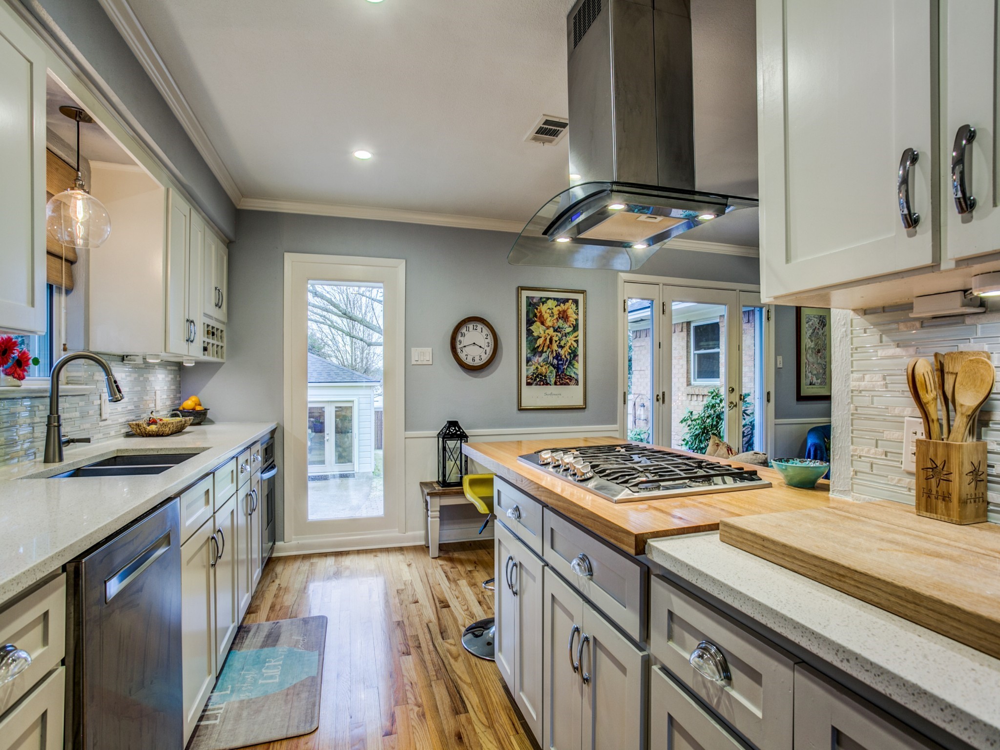 8914 Livenshire Drive