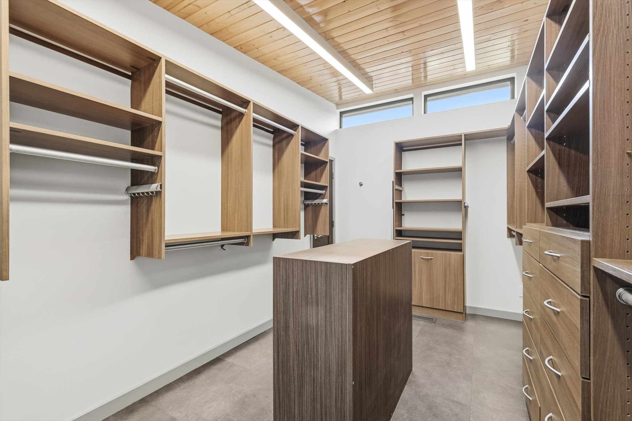 9211 E Lake Highlands Drive