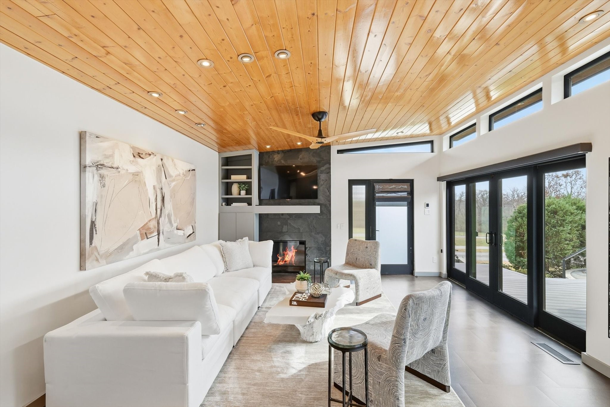 9211 E Lake Highlands Drive