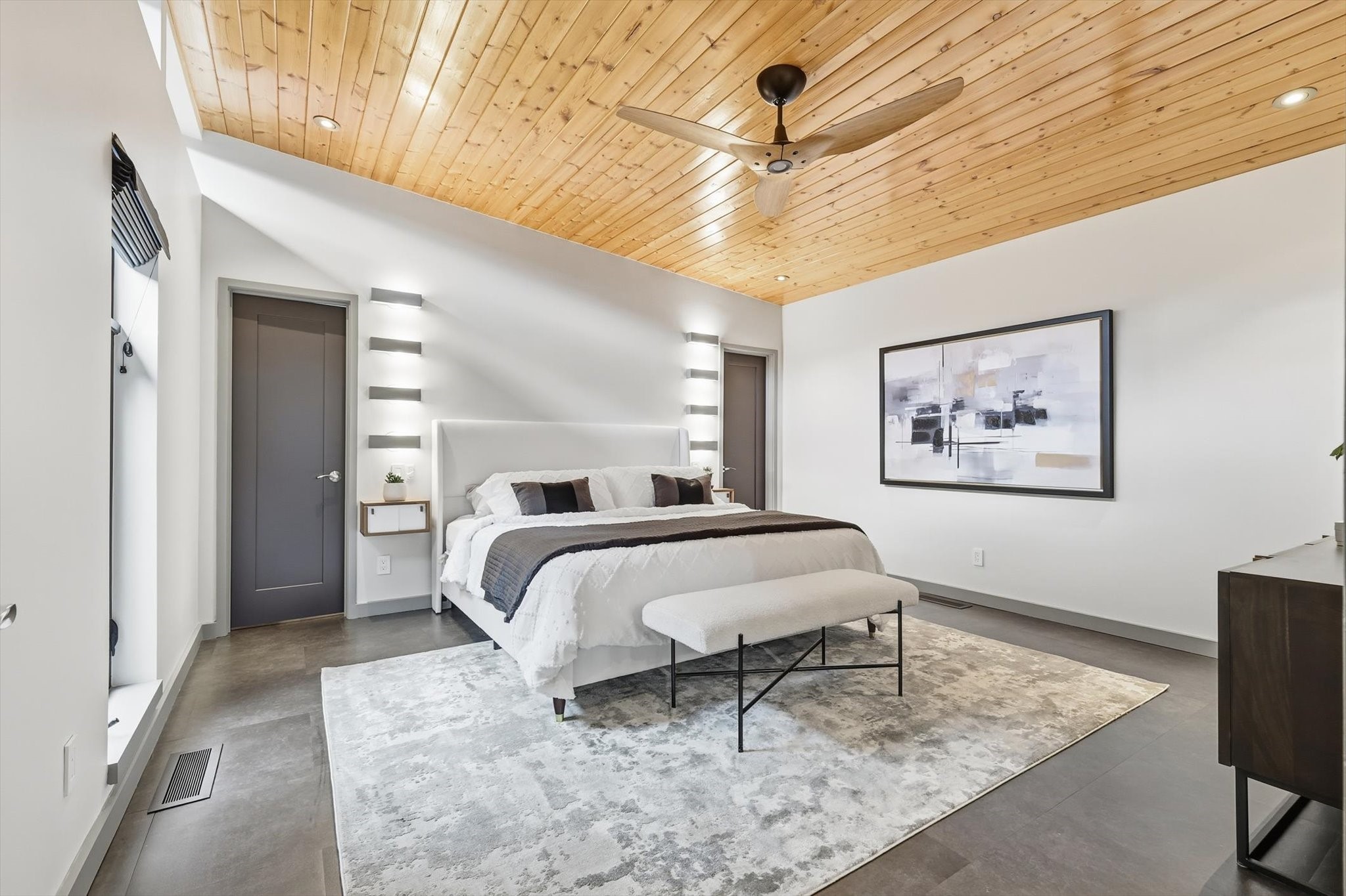 9211 E Lake Highlands Drive