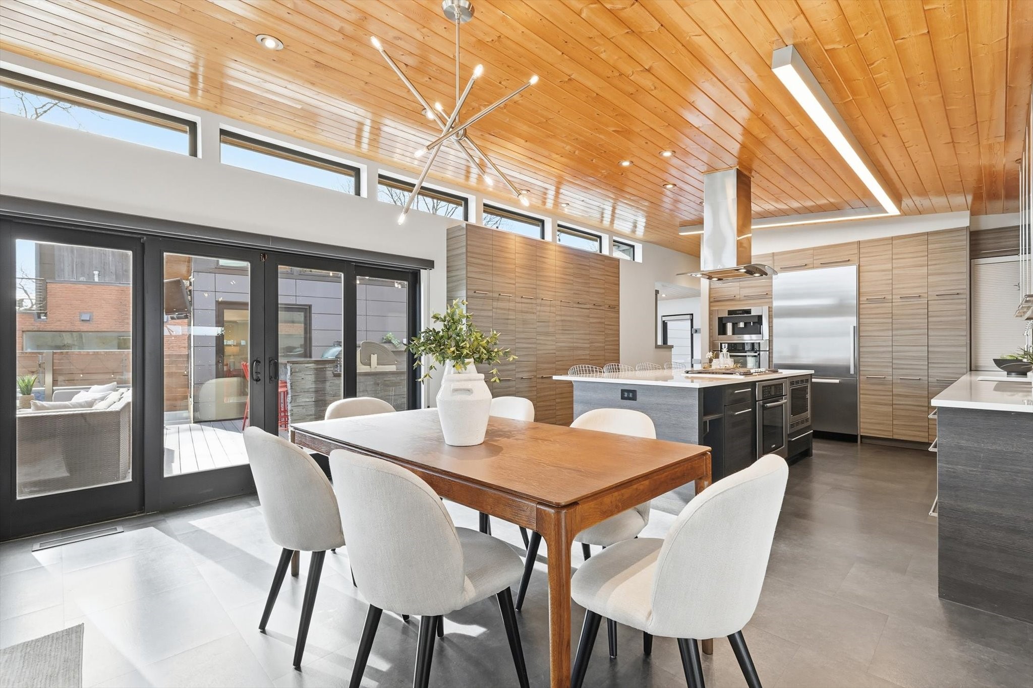 9211 E Lake Highlands Drive