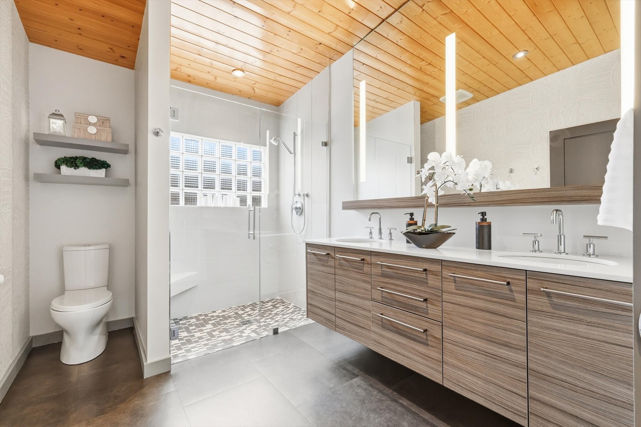 9211 E Lake Highlands Drive