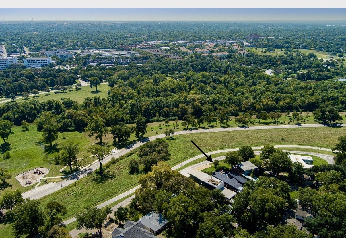 9211 E Lake Highlands Drive