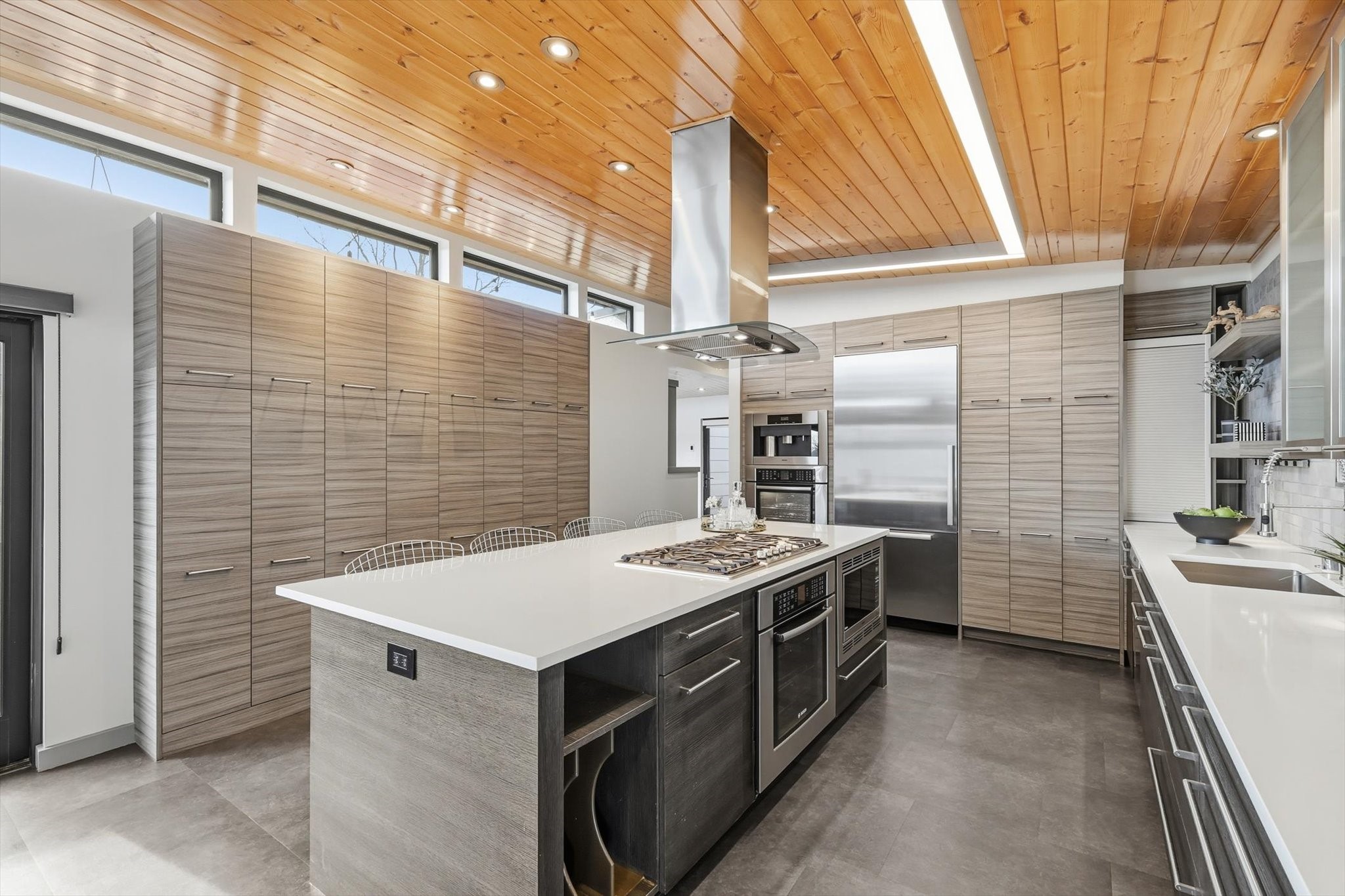 9211 E Lake Highlands Drive