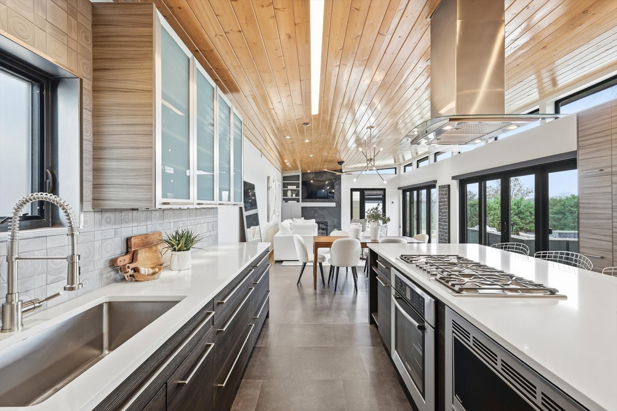 9211 E Lake Highlands Drive