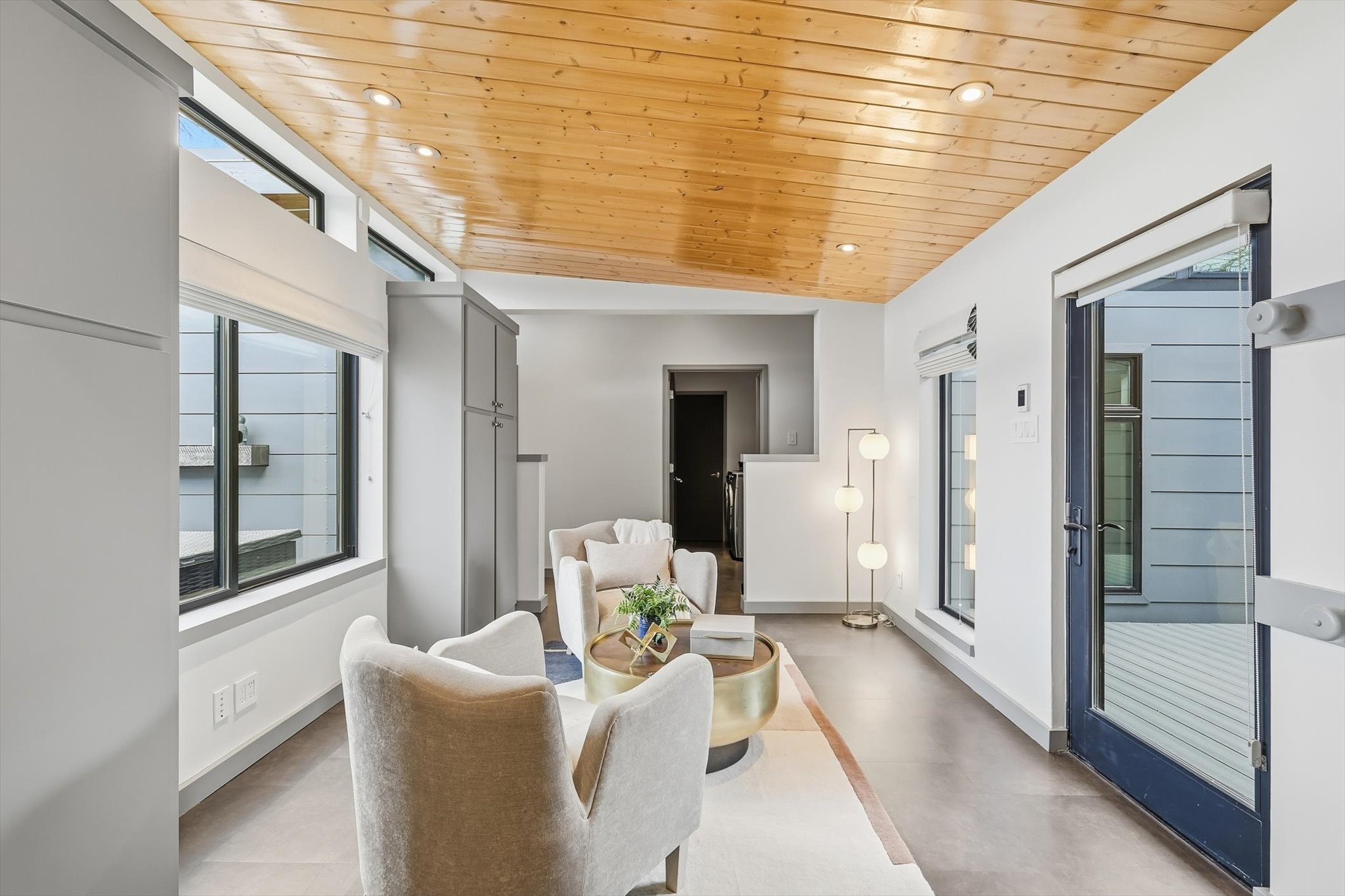 9211 E Lake Highlands Drive