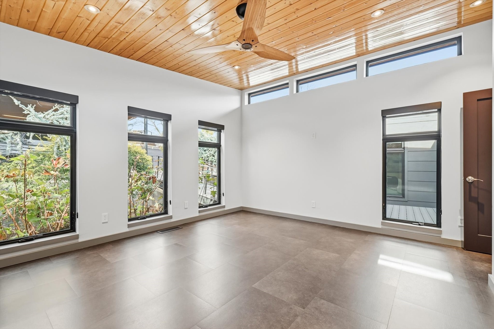 9211 E Lake Highlands Drive